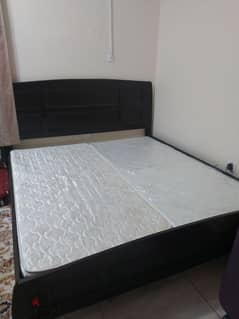 wooden bed n new matresses