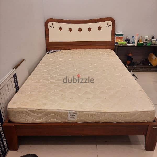 bed and medical mattress used  good condition 0