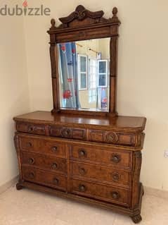 dressing table very good 0