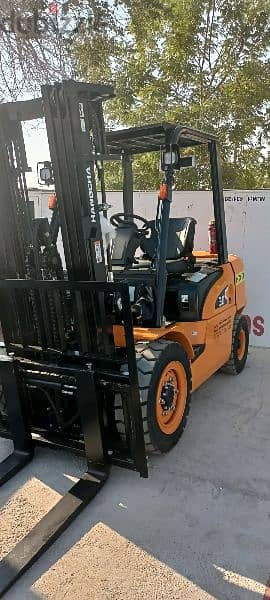 3 Ton Forklift for daily or monthly rent 1