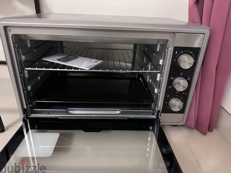 kenmwood electric oven 70ltrs - mint condition 1