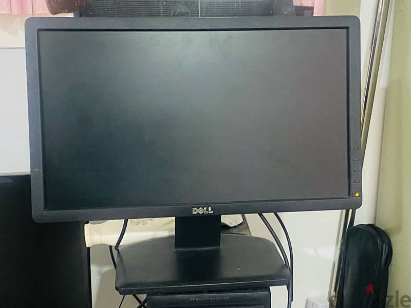 Dell 19 Inch LED Monitor with Cable 1