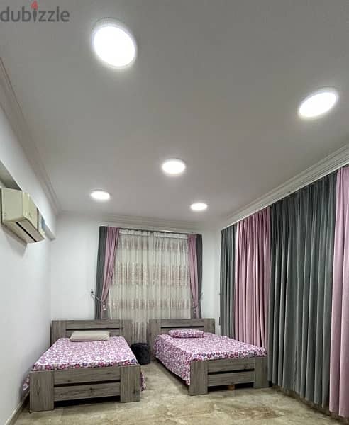 اثاث غرفة نوم للبيع - Two single beds for sale 0