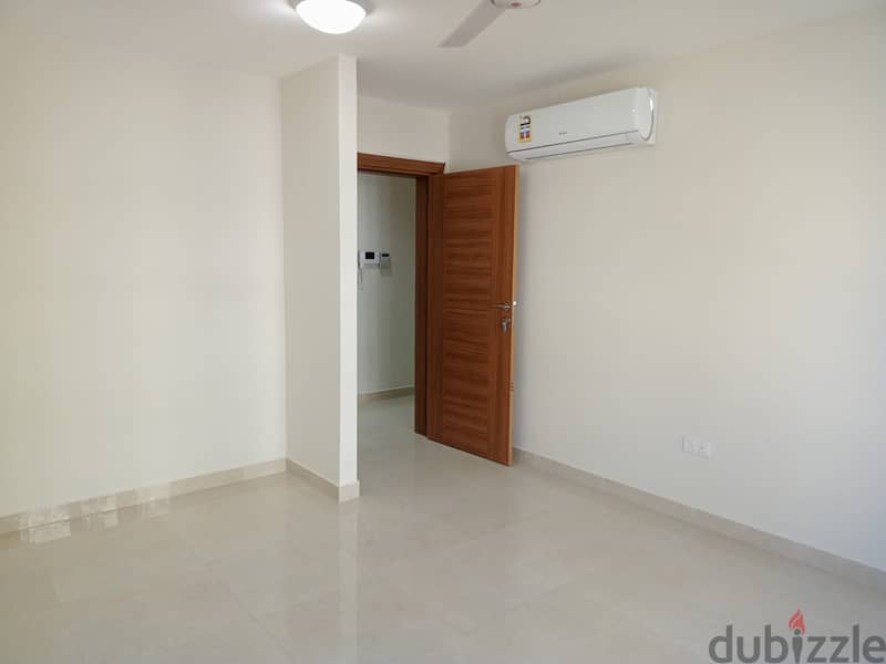 شقه للايجار 2غرفه في منطقه بوشر شارع المها وخلف فندق روزانا 4