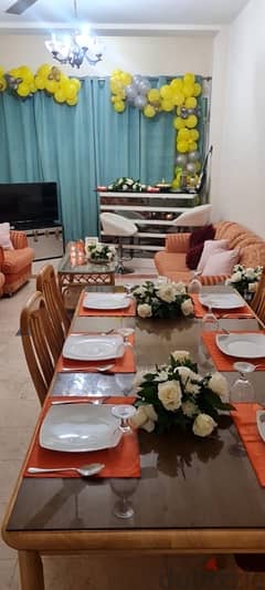 Dining table for Sale good for 6 persons