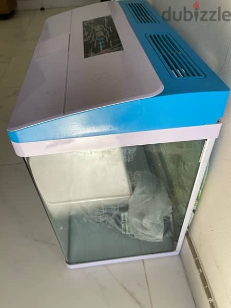 Fish Tank (without fishes) in Excellent Condition 2