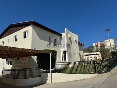 recommended 3+1Bhk twin villa  Qurum park by Fahud street pet friendly