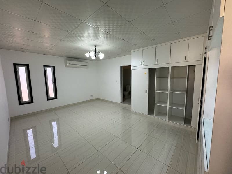 recommended 3+1Bhk twin villa  Qurum park by Fahud street pet friendly 19