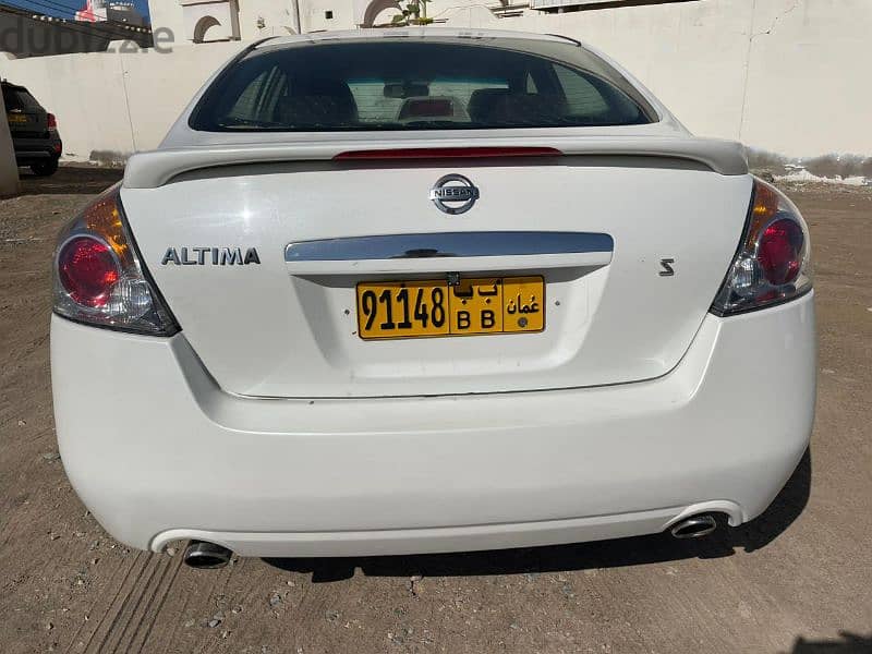 nisan Altima 5