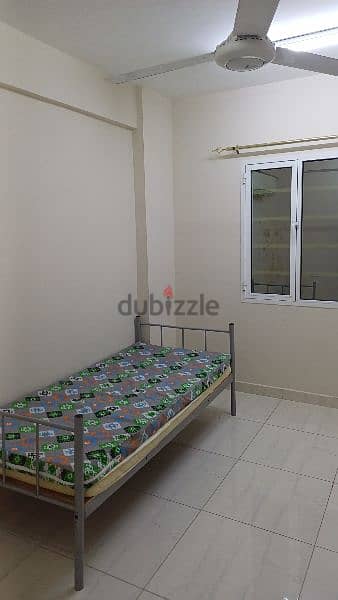 Room and bed space Available 8