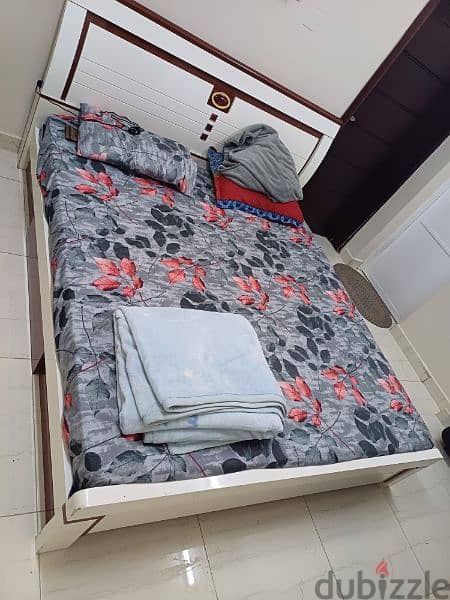 Room and bed space Available 9