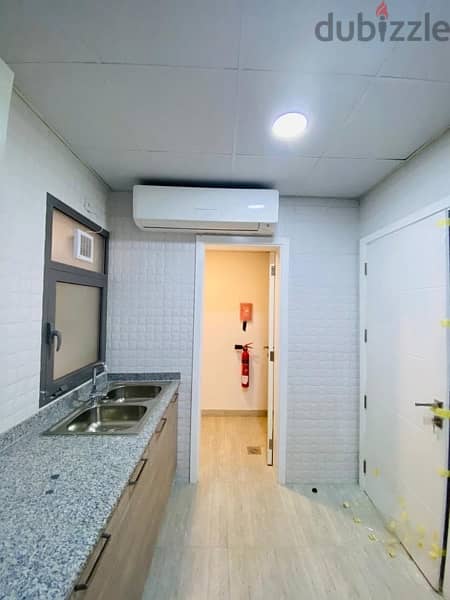 luxury 2 bhk in mq  very clean 5