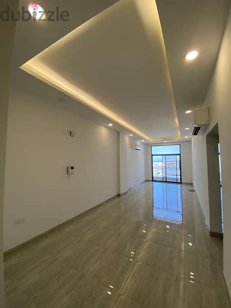 luxury 2 bhk + maidroom in MQ very clean 8