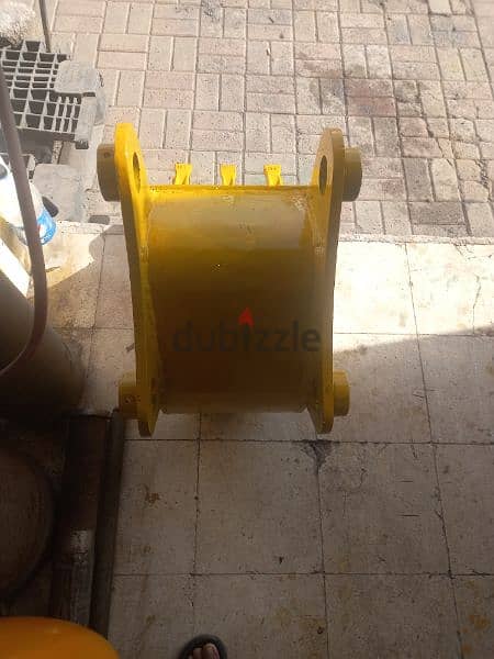 bucket for jcb    volvo    caterpillar    new Holland   etc  available 12