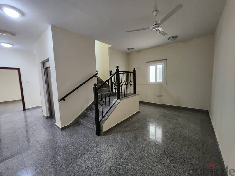 3Ak14-Clean 5BHK villa for rent in MQ close to British Council. فيلا ل 8