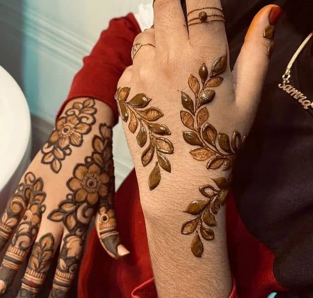 Henna artist & henna cones 5