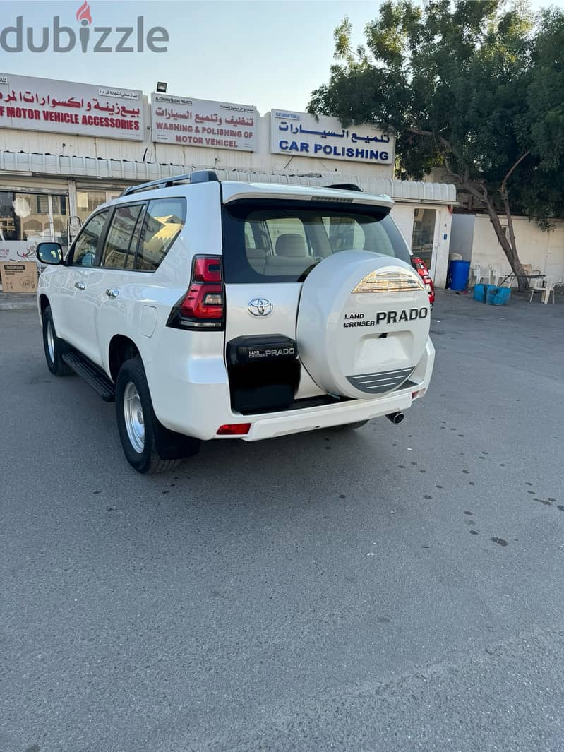 Prado 2019 Oman car V4 bahwan low km 1