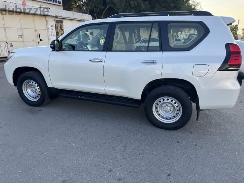Prado 2019 Oman car V4 bahwan low km 2