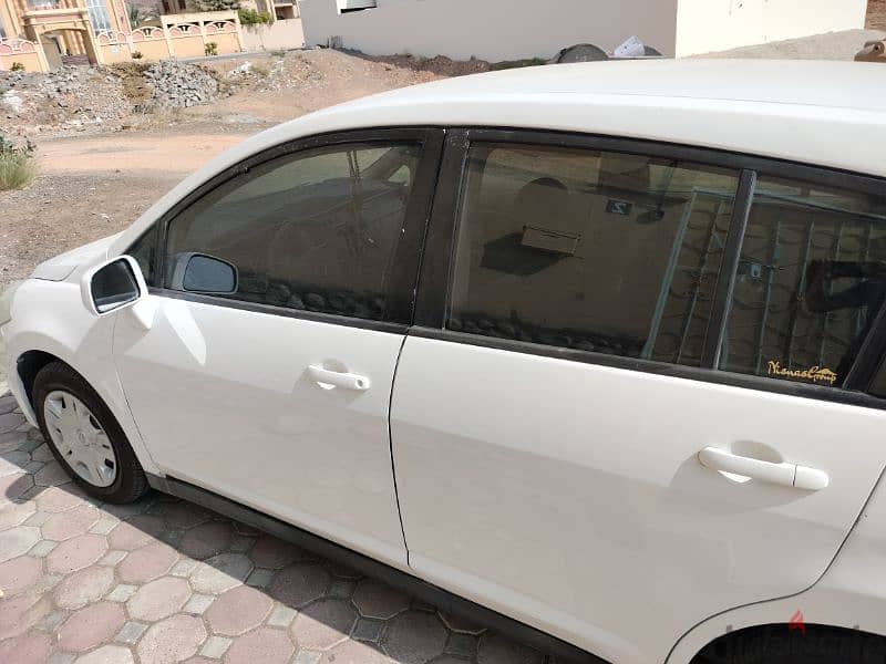 perfect condition tiida 2012 Oman car. 1.8 3