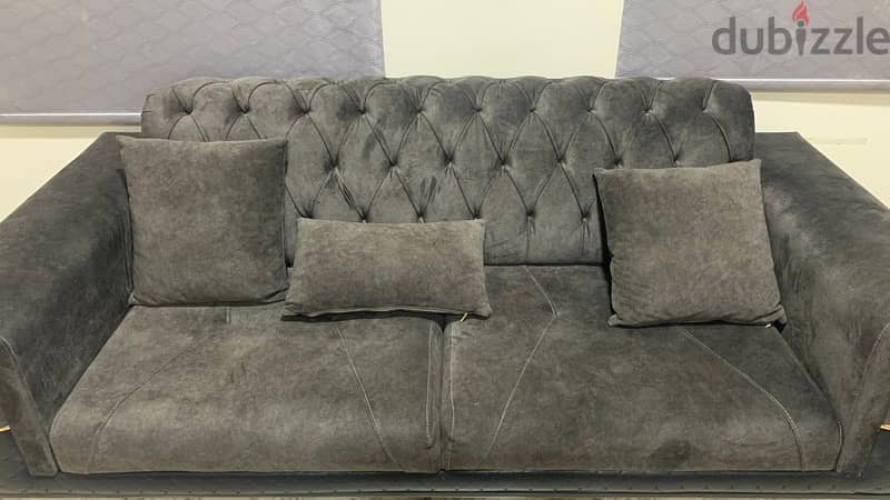 Recliner discount sofa dubizzle