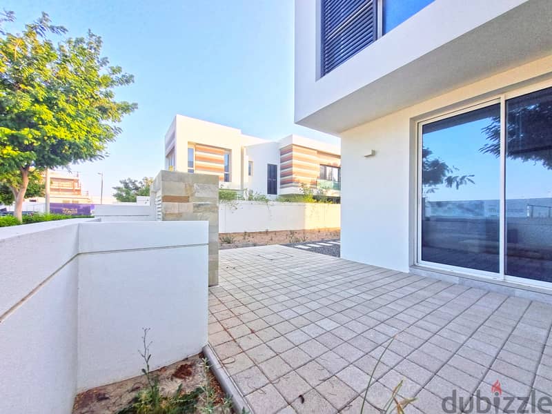Brand New Exceptional 5+1BHK Villa for Rent in Al Mouj PPV189 17