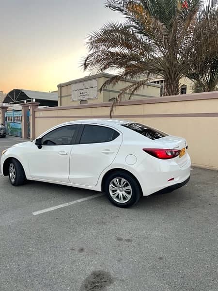 Mazda 2 for sell , very good car 11