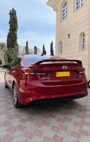 Hyundai Elantra  No 1  full option 2018 very clean Oman AGENCY 2000 cc 8