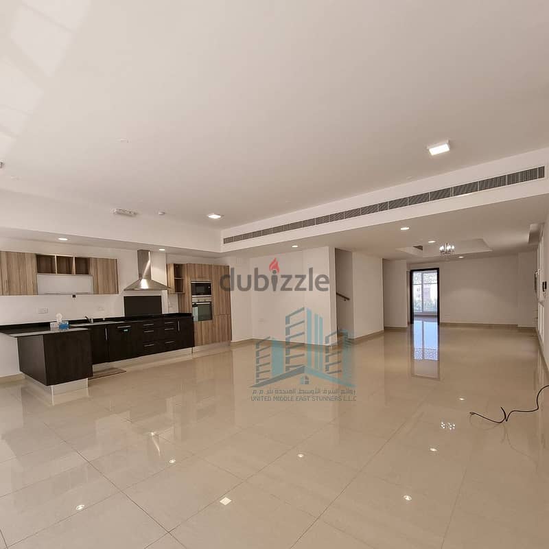 Luxurious 5 BR Villa in MQ فيلا راقية في مدينة السلطان قابوس 4