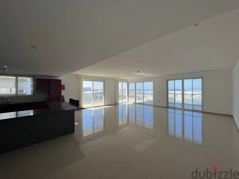4 BR Incredible Apartment in Al Mouj for Rent 5