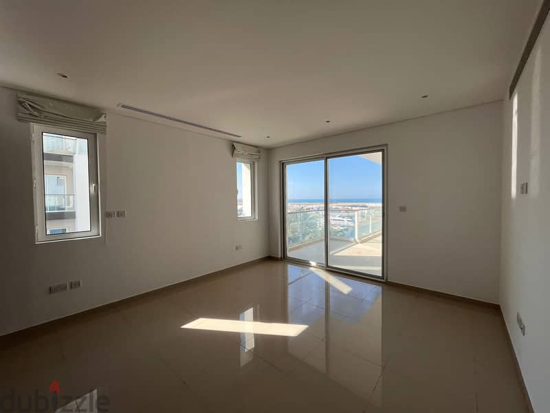 4 BR Incredible Apartment in Al Mouj for Rent 7