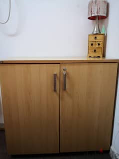 Side cupboard in excellent condition
