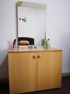 Side cupboard with mirror