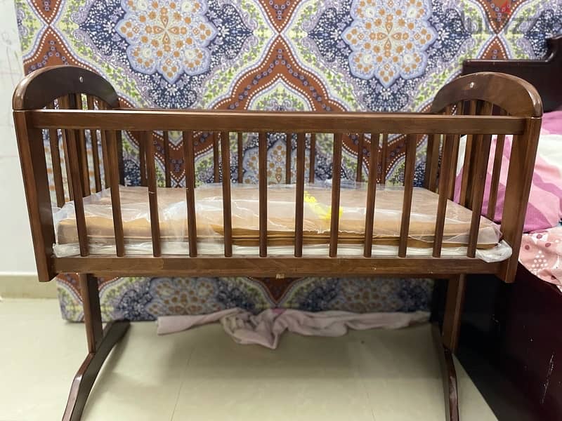 Olx baby crib outlet for sale