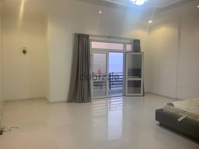 amazing villa facing the beach for rent in alhail north 1