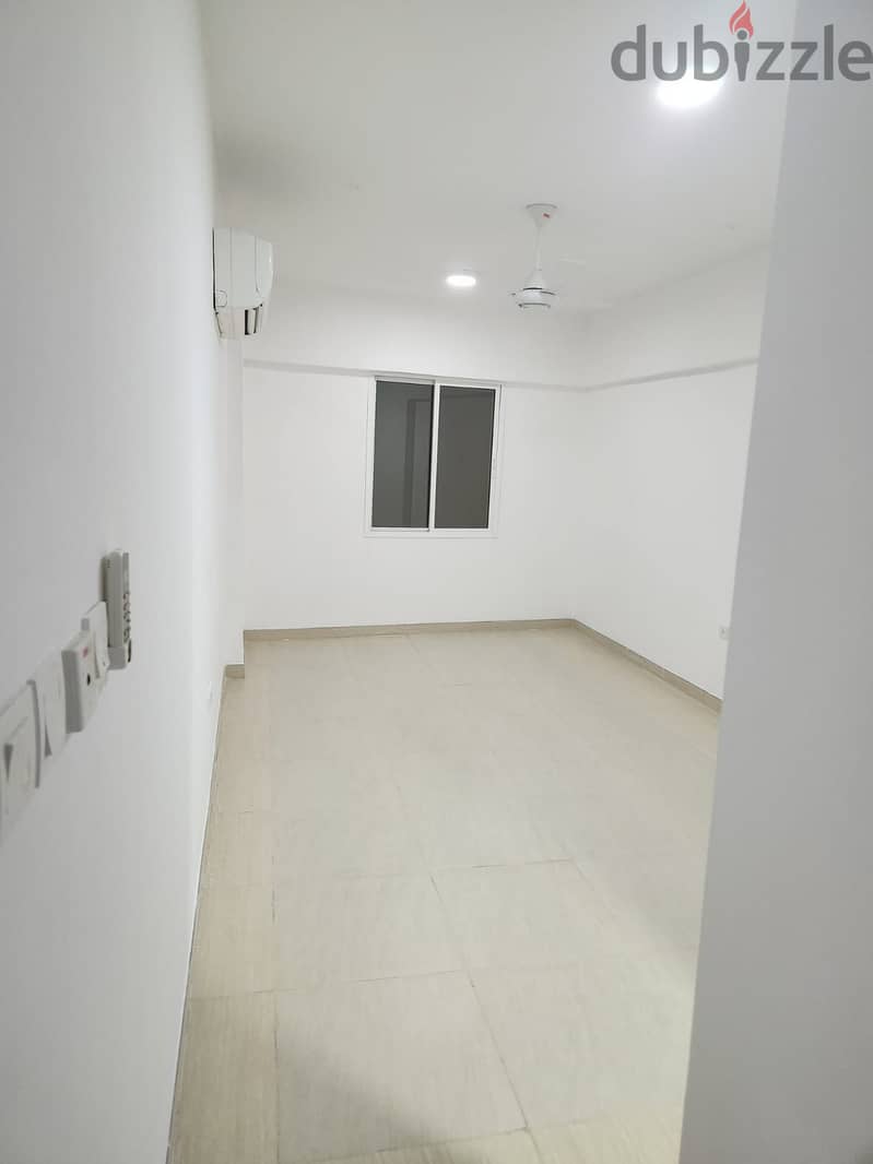 شقة للايجار في بناية القمر القرم Apartment 2BHK in AlQamar BuildingPDO 2