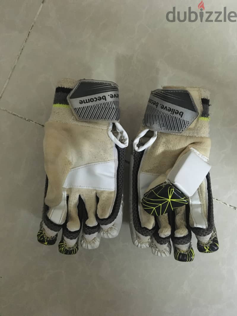Sg cricket left handed gloves good condition 1