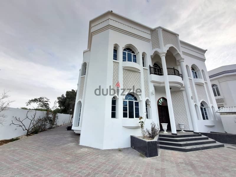 Luxurious 6 + 2 BHK Villa for Rent in Shatti Al Qurum PPV192 1