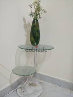 Table with vase 0