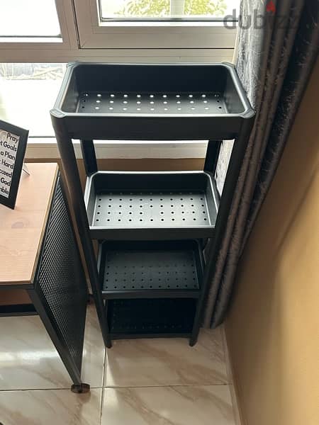 Table Chair & Shelf | طاوله كرسي و رفوف 3