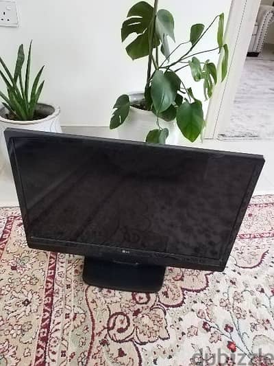 LG TV small