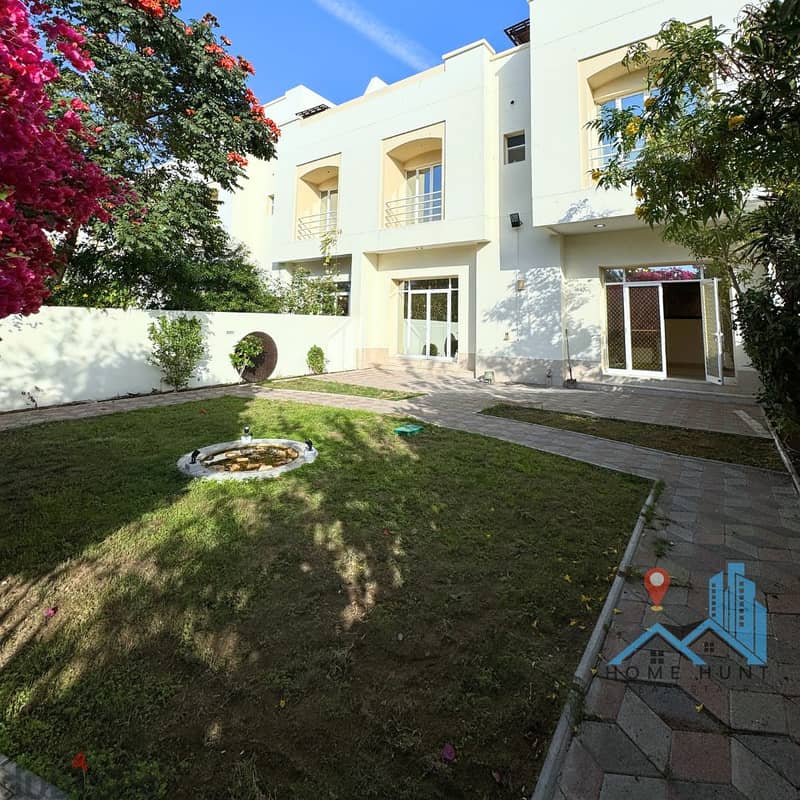 MADINAT SULTAN QABOOS | WELL MAINTAINED 5+1 BR VILLA 14