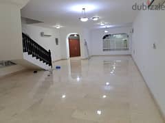 spacious modern villa in South Ghubrah 0