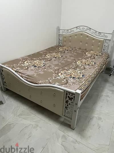 Bed Queen Size