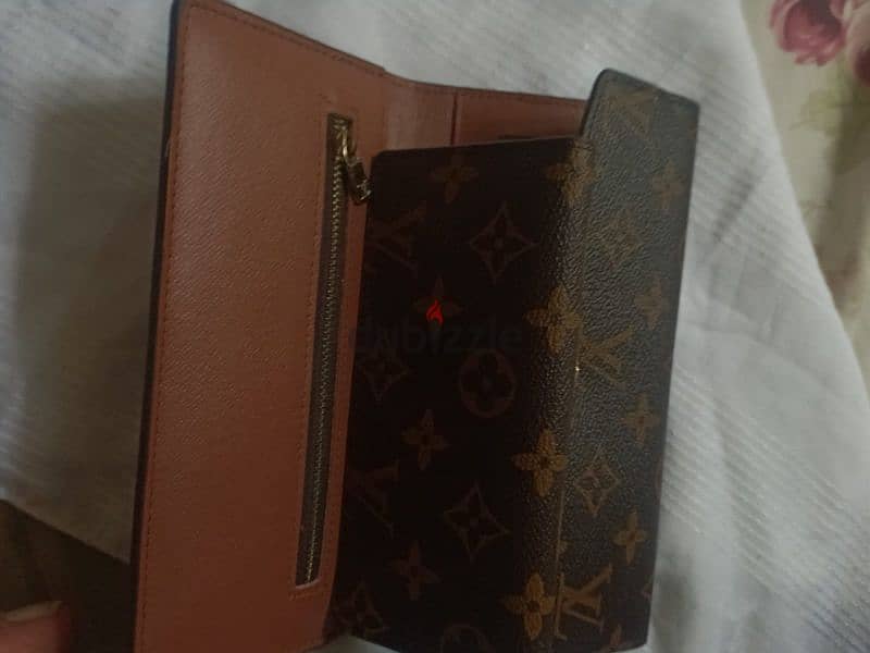 محفظة نسائية Women's wallet LOUIS VUITTON 4