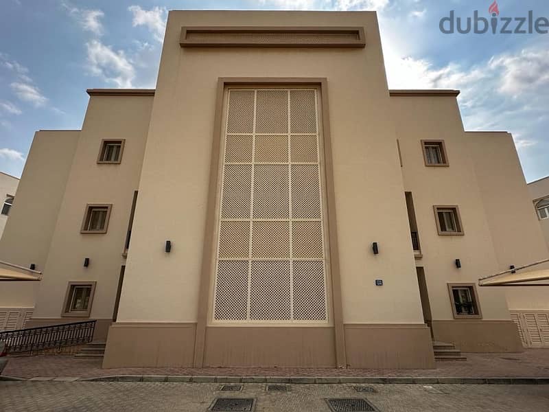 4 plus 1 Bedroom Penthouse apartment for rent in Muscat Hills 0