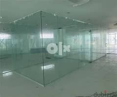glass door and partion mantinas all work 0