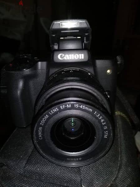 للبيع كاميرة كانون EOS M50 4