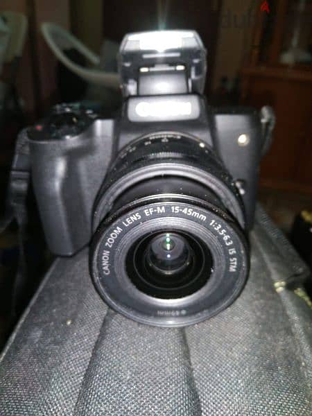 للبيع كاميرة كانون EOS M50 8