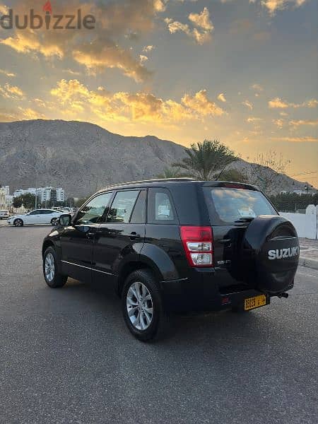سيارة سوزوكي جراند فيتارا العائلية رقم كم سيارة عمان 1