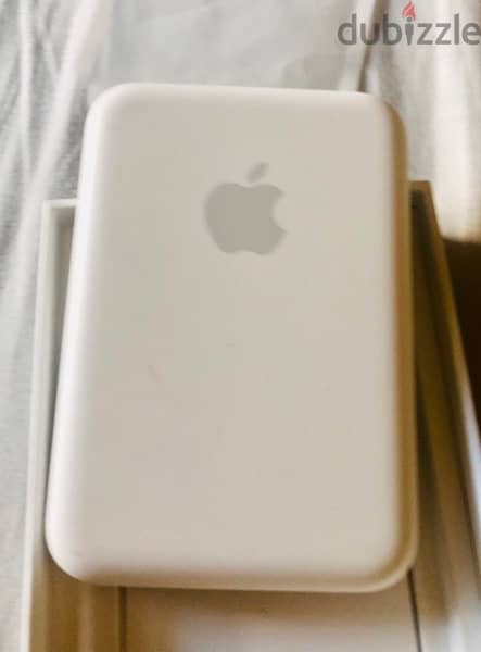 iPhone Megasafe Batter pack by apple 3